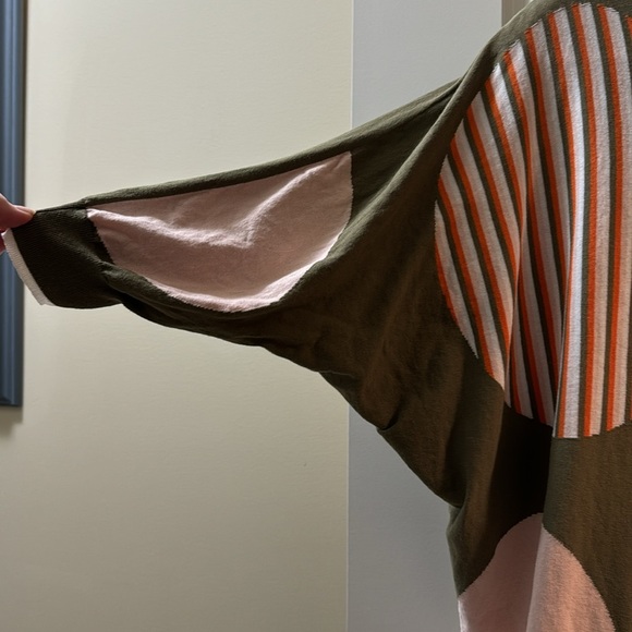 Fun sweater - Picture 3 of 9